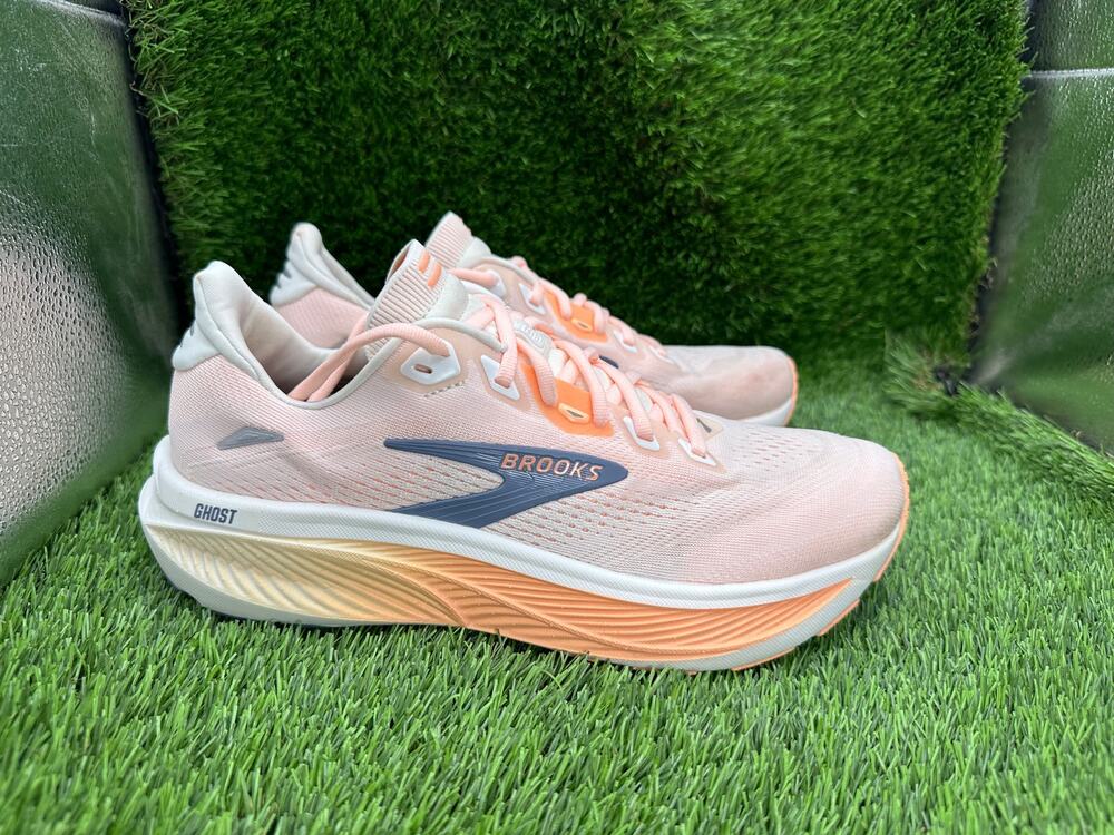 Brooks Ghost 18 1204821B161 Athletic Sneaker Women's 9B Orange Knit Cushioned